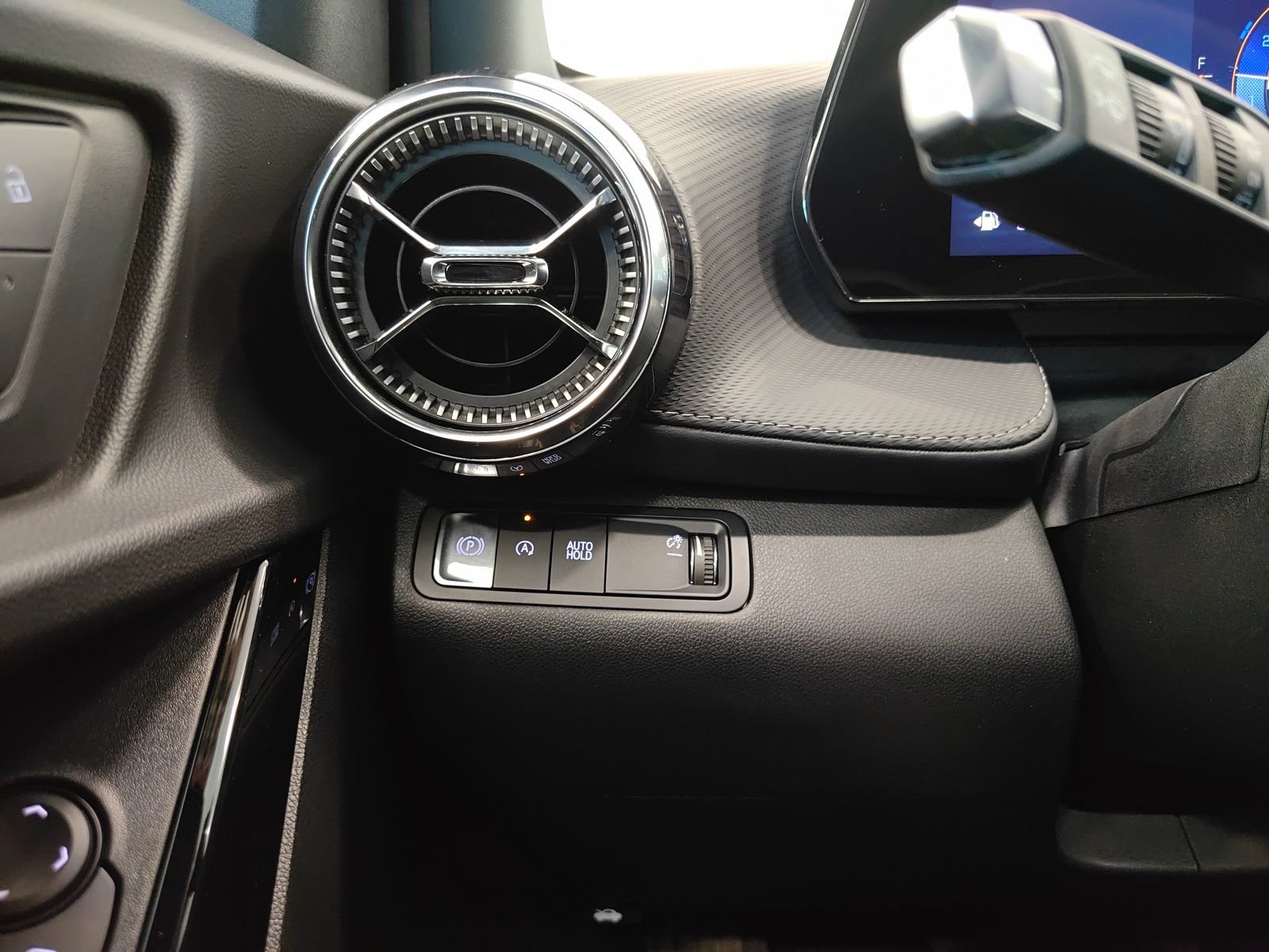 Used 2026 Chevrolet Equinox LT FWD image 18