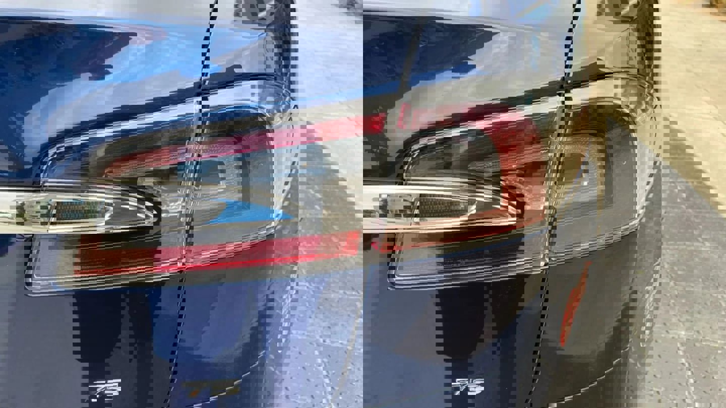 Used 2017 Tesla Model S 75 image 39