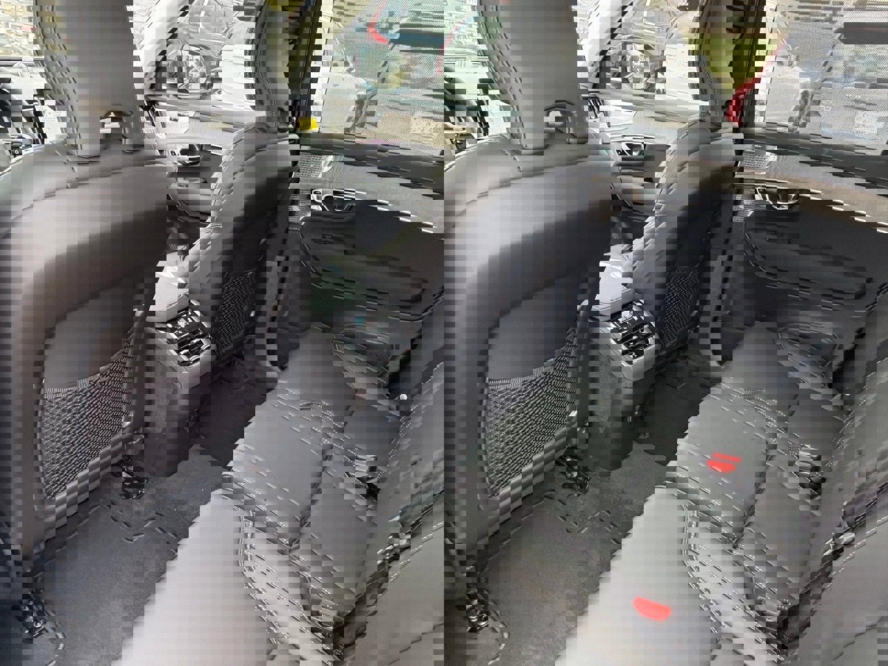 New 2026 Volvo XC90 B6 Ultra w/ Lounge Package image 22