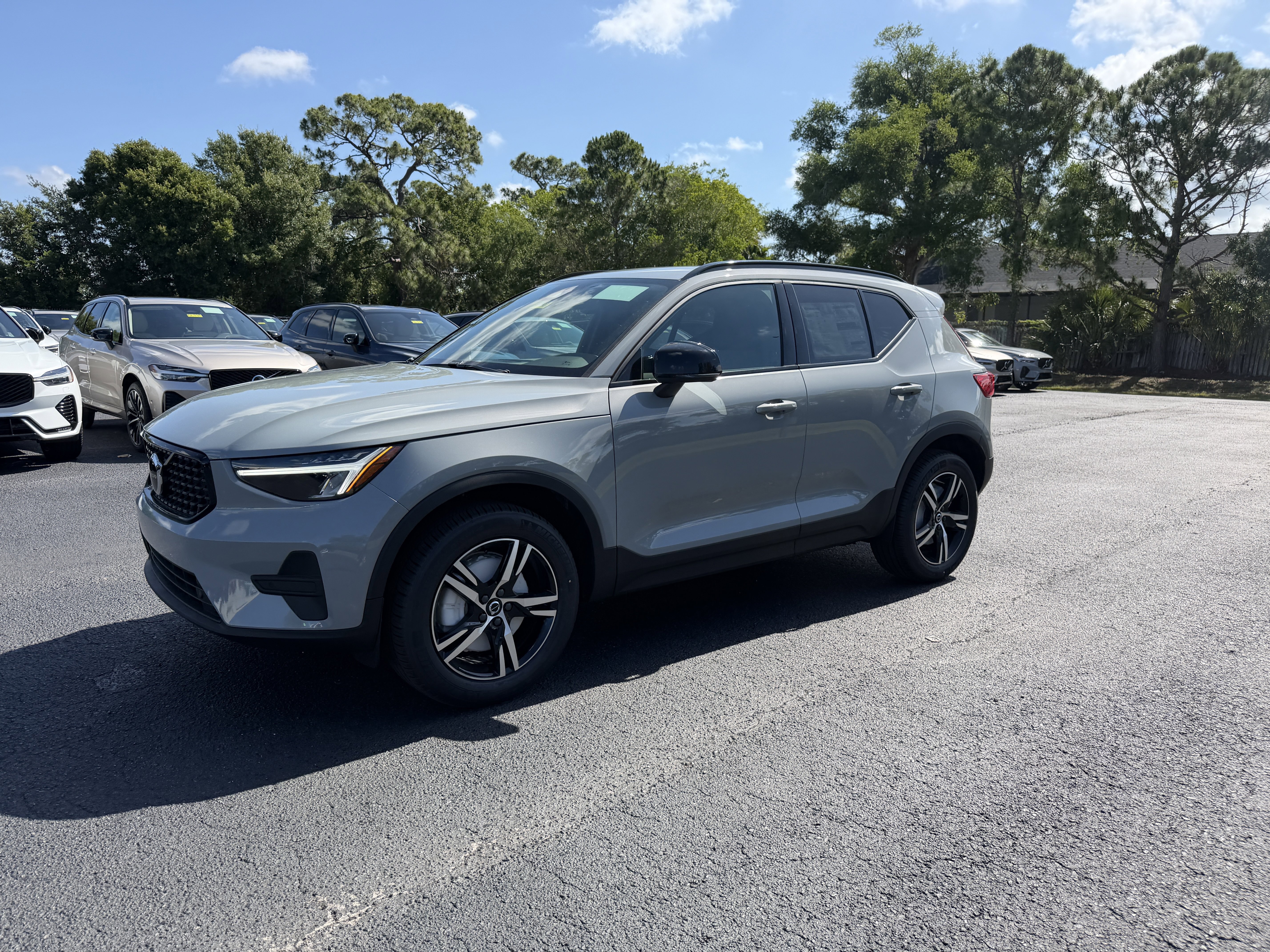 New 2026 Volvo XC40 B5 Core AWD/4WD image 7