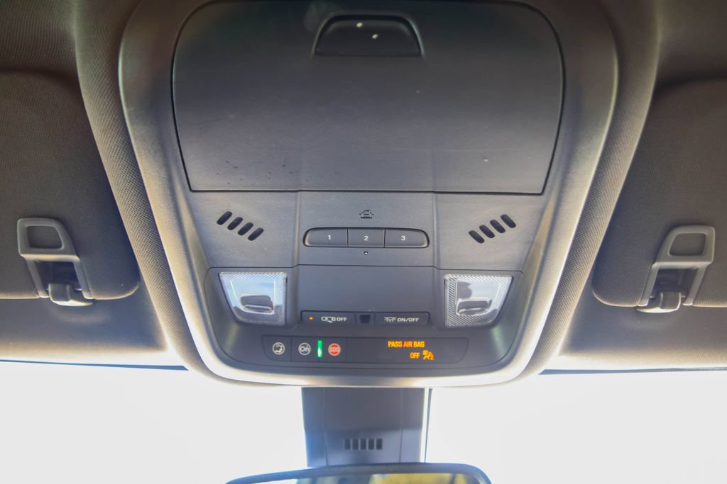 Used 2024 Chevrolet Equinox Premier FWD image 18