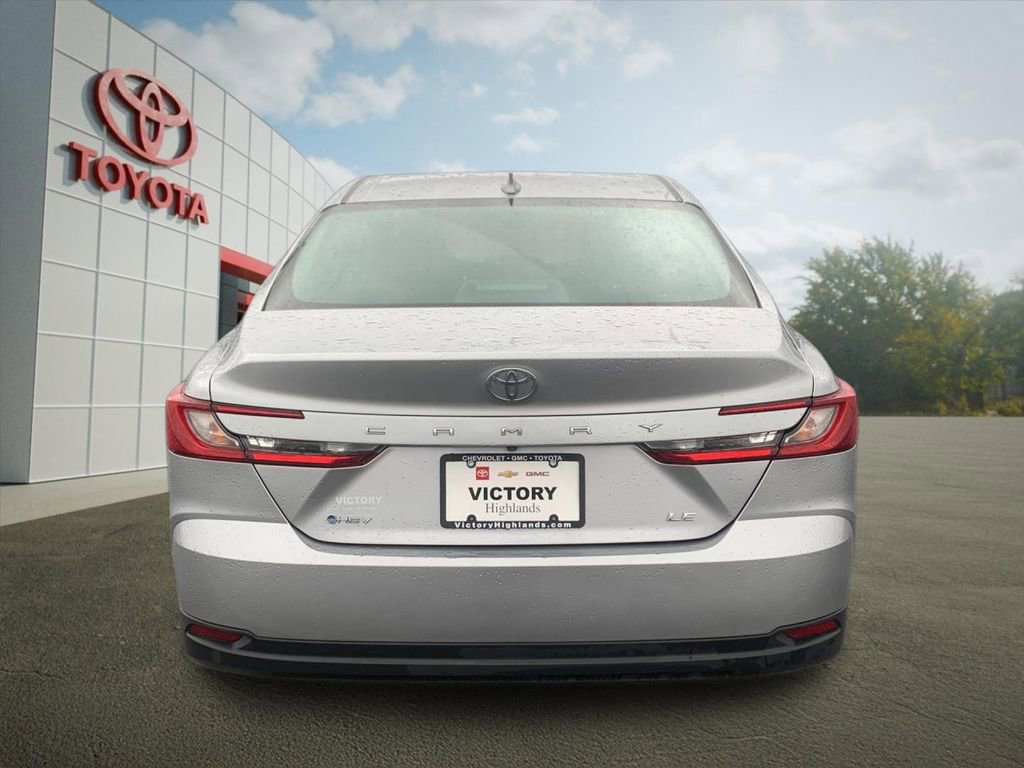 Used 2025 Toyota Camry LE image 4