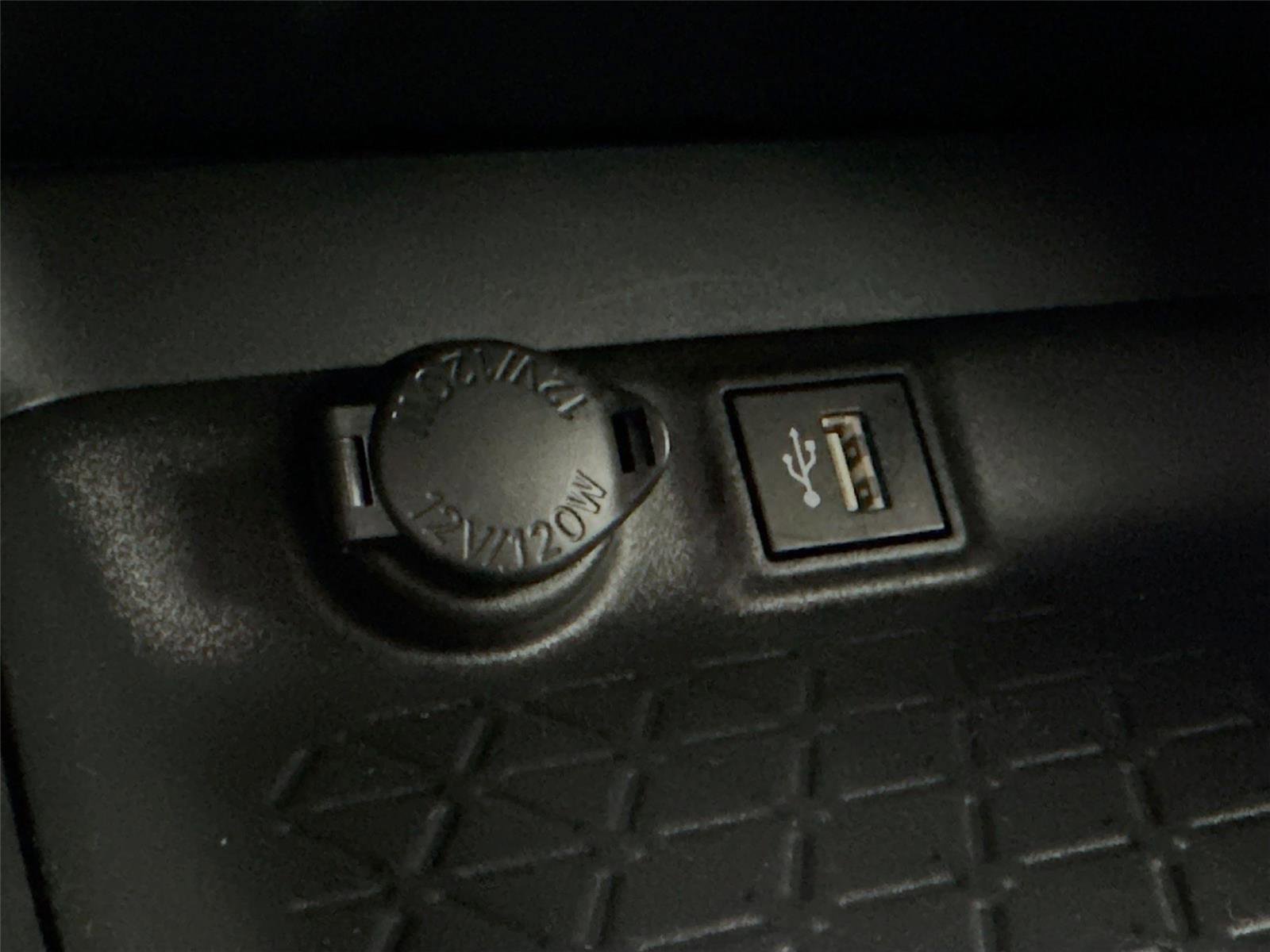 Certified 2025 Toyota RAV4 LE AWD/4WD image 30