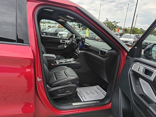Used 2020 Ford Explorer Platinum w/ Premium Technology Package image 21