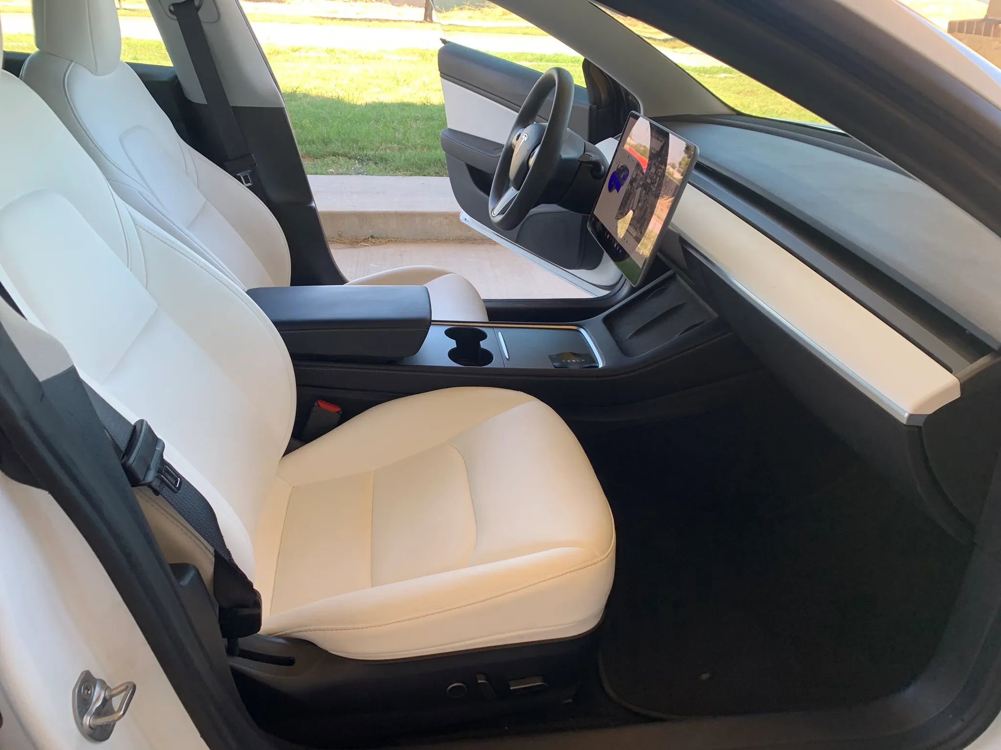 Used 2021 Tesla Model 3 Standard Range Plus image 19