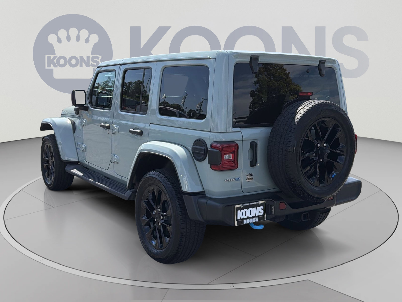 Used 2023 Jeep Wrangler Unlimited Sahara w/ Cold Weather Group AWD/4WD image 4