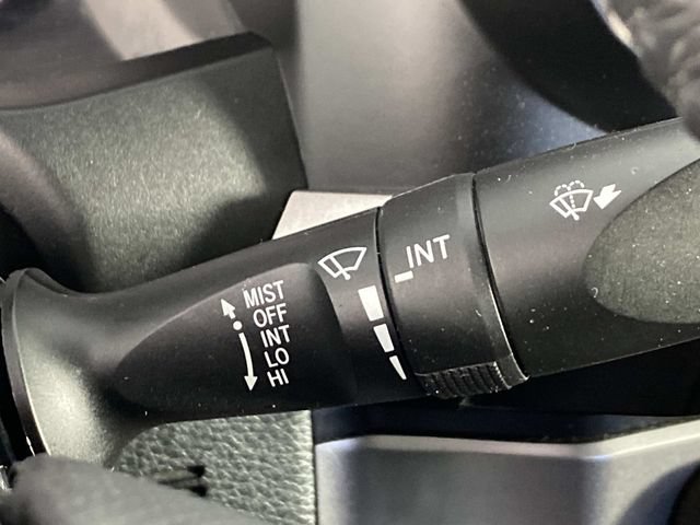 Used 2018 Toyota Tacoma SR5 AWD/4WD image 18