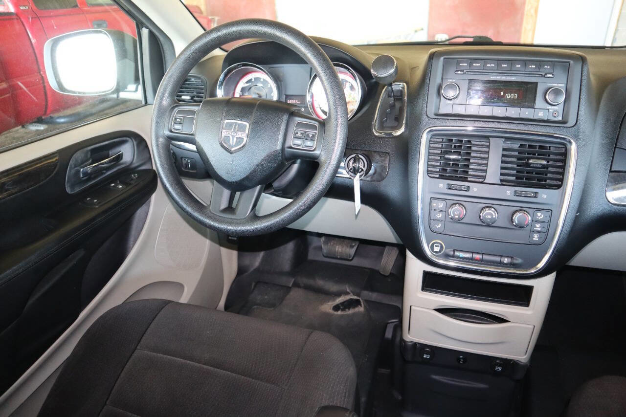 Used 2012 Dodge Grand Caravan American Value Package FWD image 37