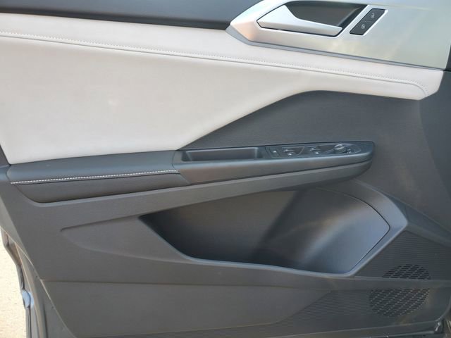 New 2025 Volkswagen Taos SE image 14