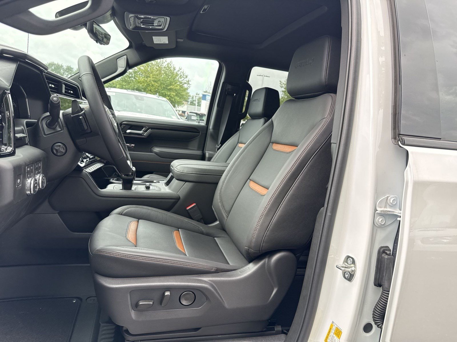 New 2026 GMC Sierra 1500 AT4 w/ AT4 Premium Package AWD/4WD image 10