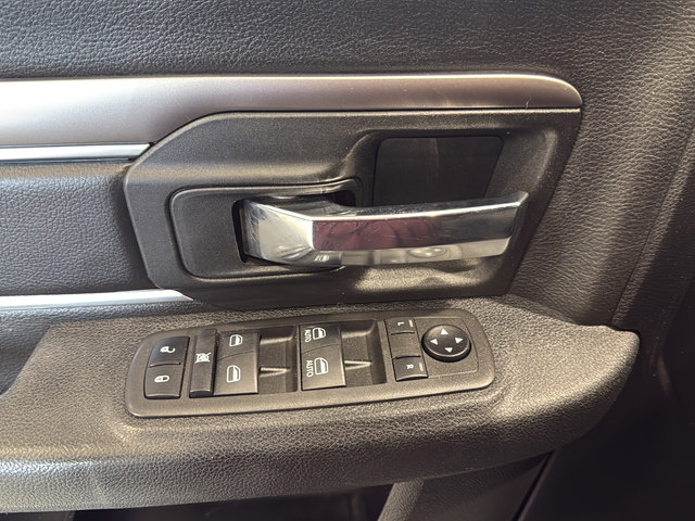 Used 2023 RAM 1500 Warlock AWD/4WD image 35