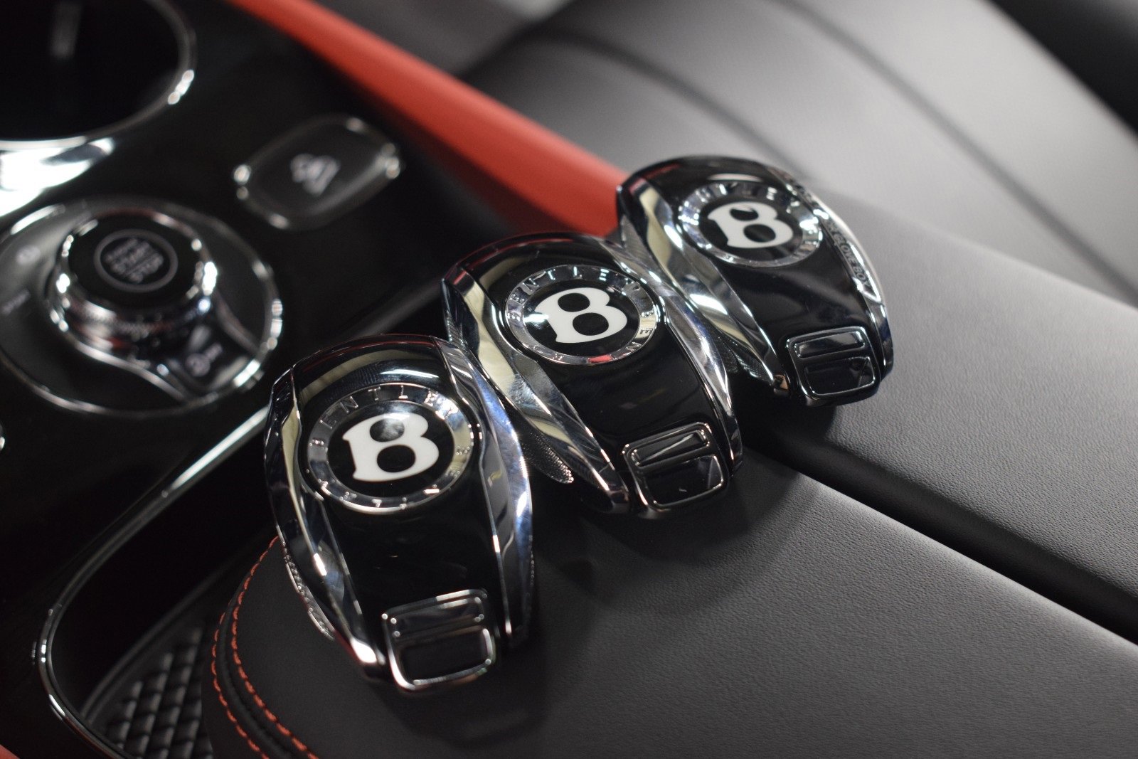 New 2025 Bentley Bentayga image 41