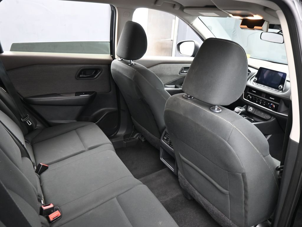 Used 2023 Nissan Rogue S image 42