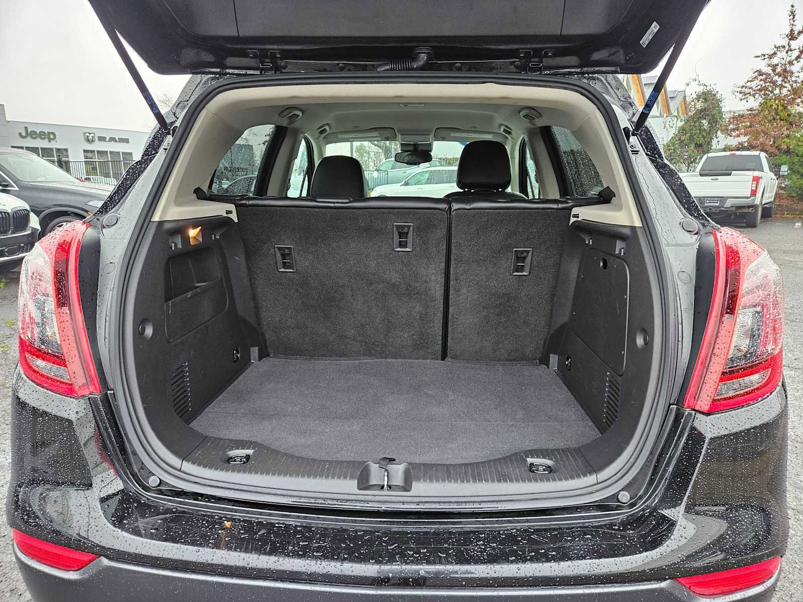 Used 2018 Buick Encore Preferred image 18