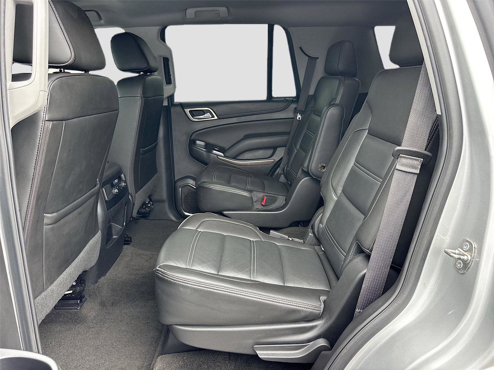 Used 2018 GMC Yukon Denali RWD image 29