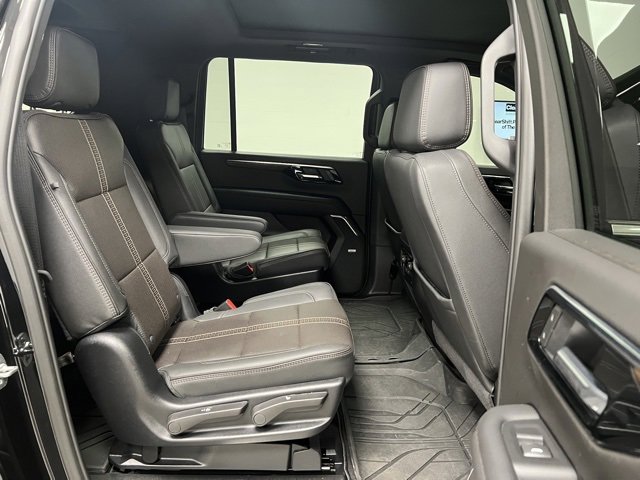 Used 2025 Chevrolet Suburban High Country image 51
