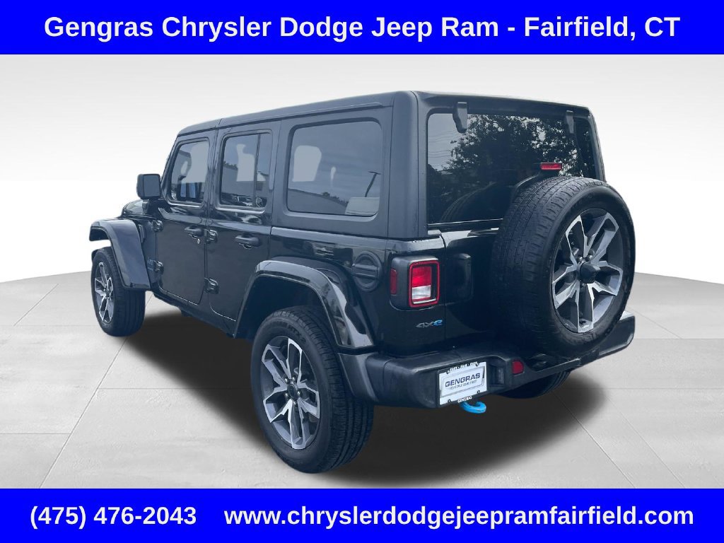 Certified 2024 Jeep Wrangler Unlimited w/ Convenience Group AWD/4WD image 5