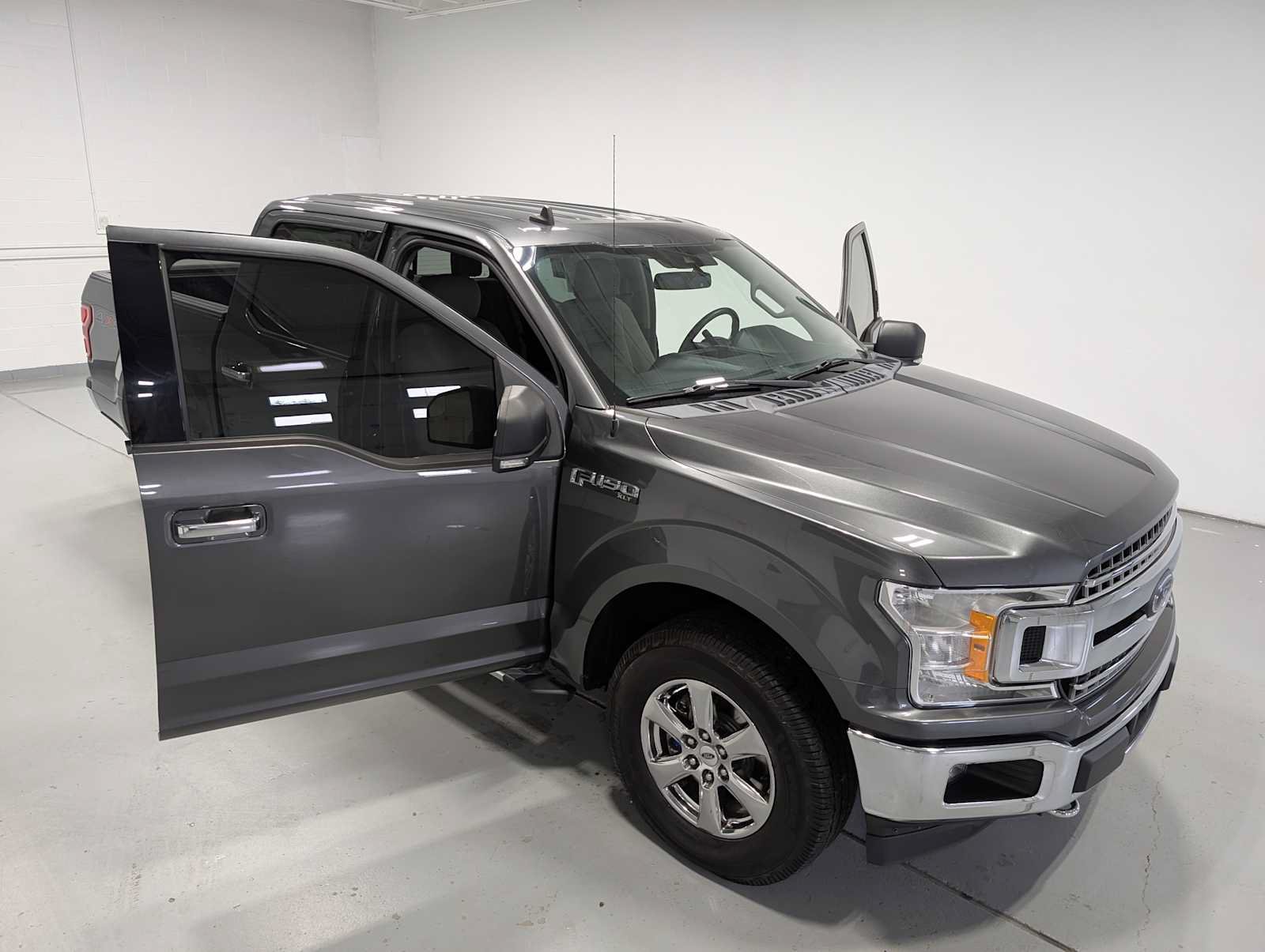 Used 2019 Ford F150 XLT w/ Equipment Group 302A Luxury AWD/4WD image 17