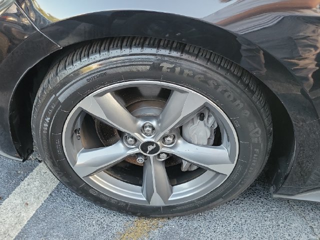 Used 2017 Ford Mustang GT RWD image 6