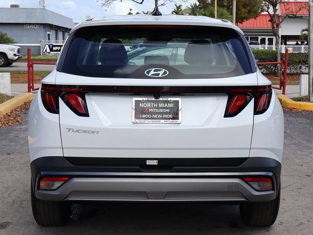 Used 2025 Hyundai Tucson SE image 10