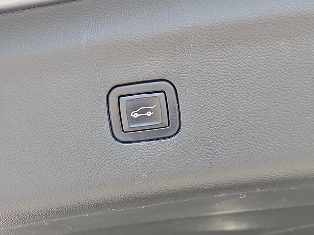 Used 2021 Buick Enclave Essence image 8