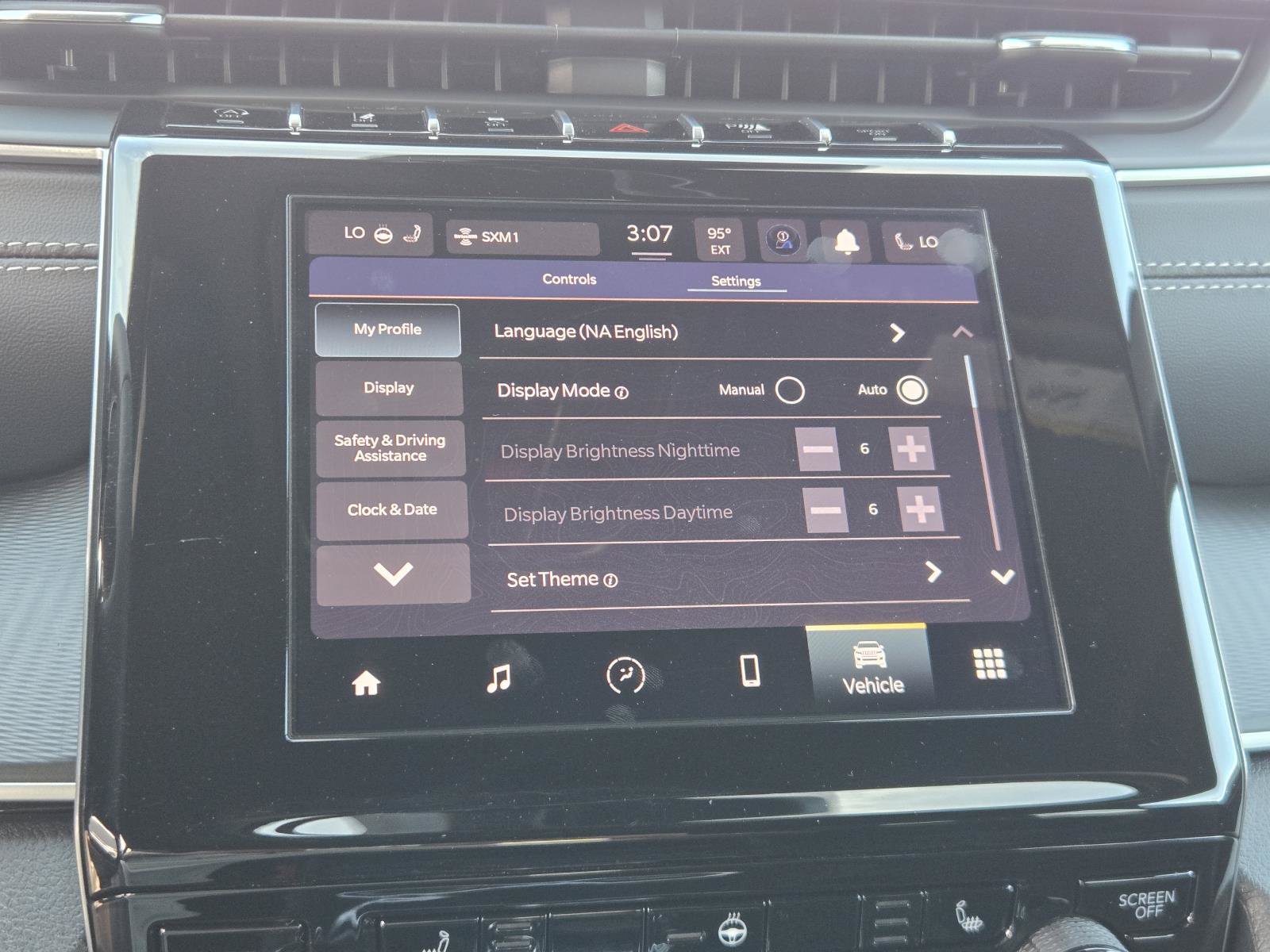 Certified 2025 Jeep Grand Cherokee Altitude RWD image 11