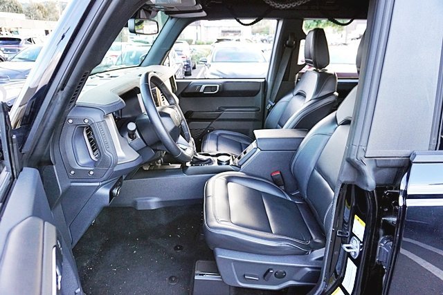 Used 2025 Ford Bronco Outer Banks image 14