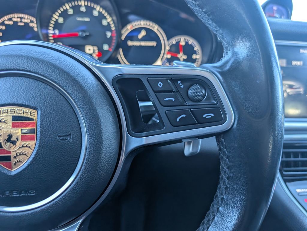 Used 2017 Porsche Panamera 4 w/ Premium Package image 28