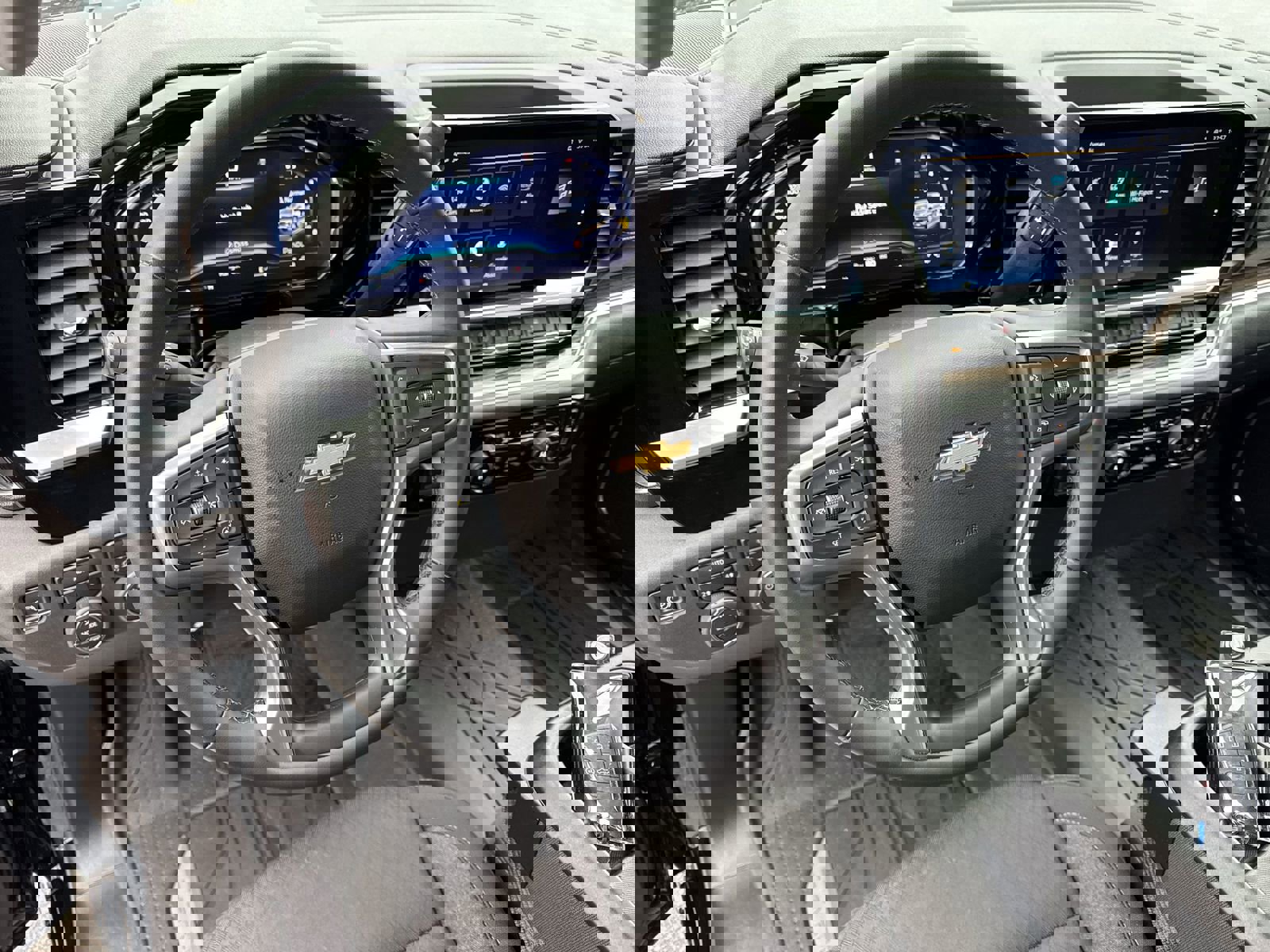 Used 2025 Chevrolet Silverado 1500 LT image 18