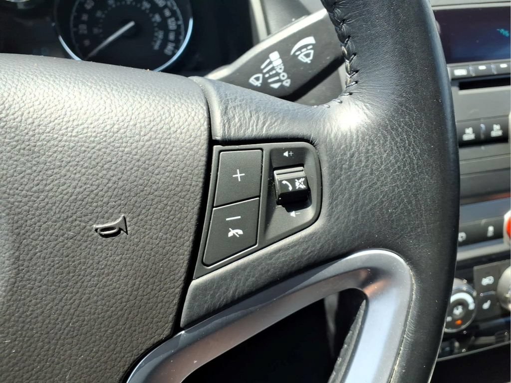 Used 2013 Chevrolet Captiva Sport LTZ FWD image 12