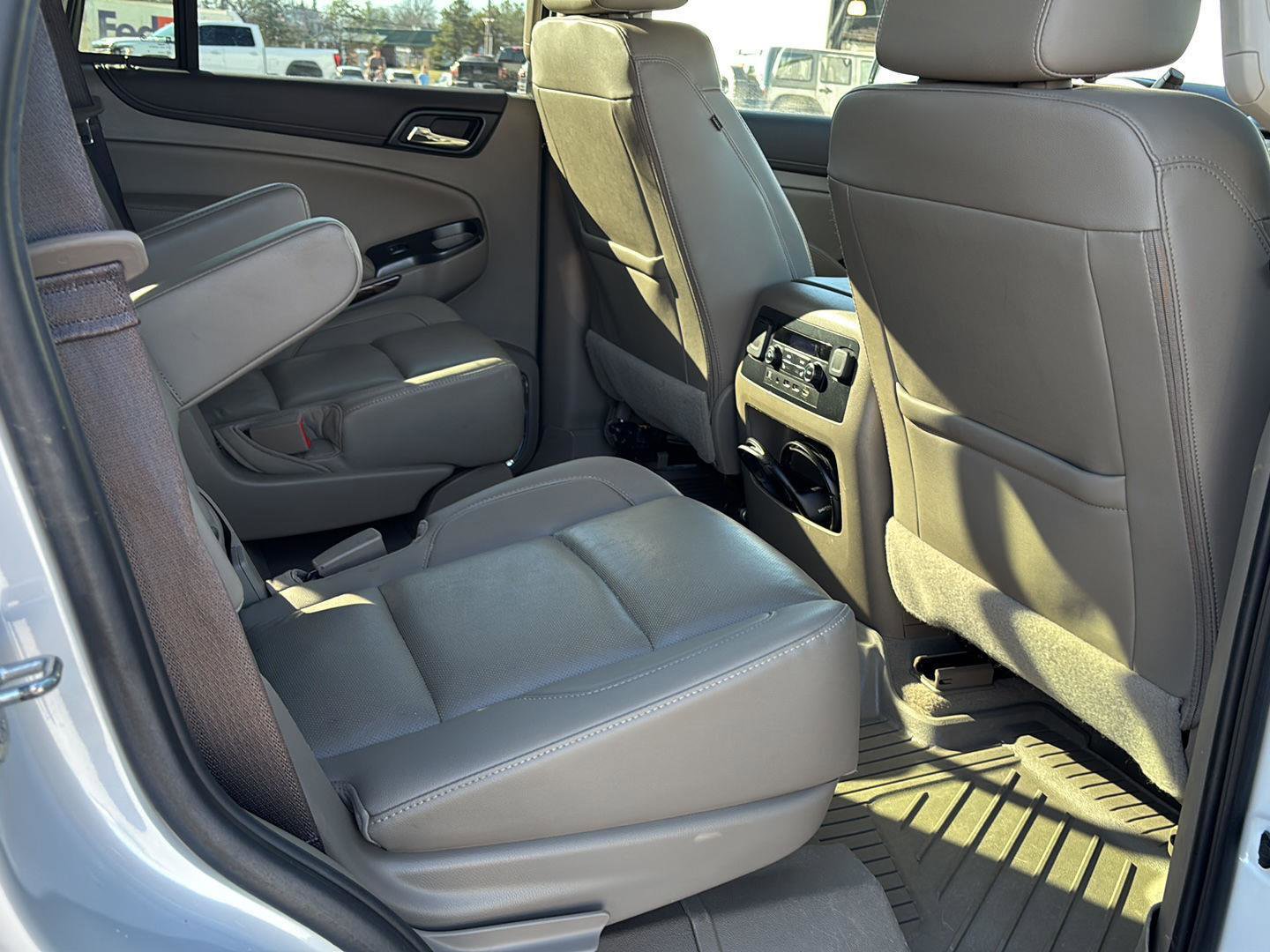 Used 2020 GMC Yukon SLT w/ Premium Edition image 23