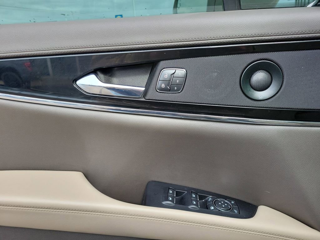 Certified 2022 Lincoln Nautilus Reserve w/ Equipment Group 201A image 20