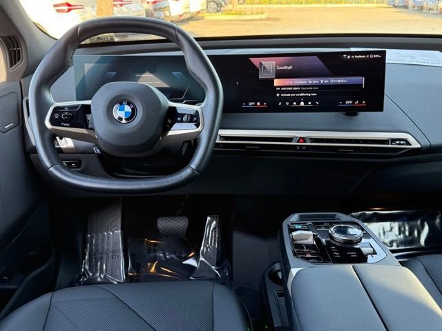 Used 2026 BMW iX xDrive45 w/ Premium Package image 30