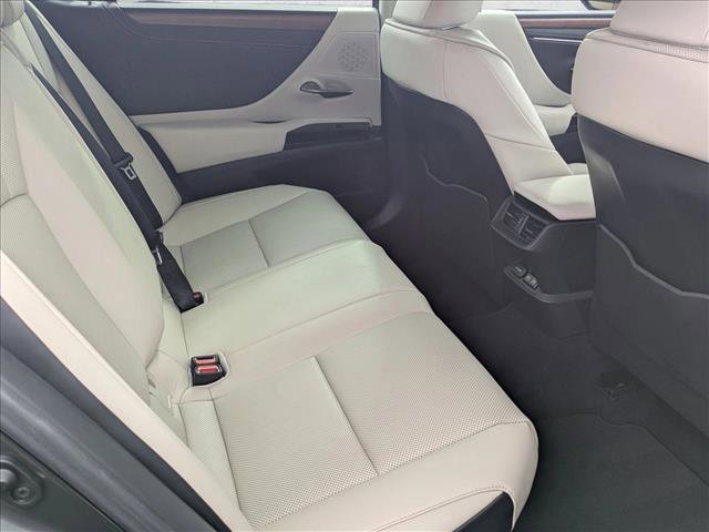 Used 2025 Lexus ES 300h w/ Premium Package image 19