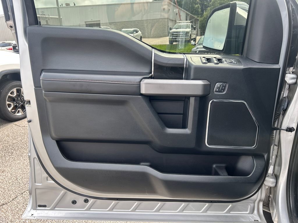 Used 2019 Ford F150 Platinum w/ Equipment Group 701A Luxury AWD/4WD image 9
