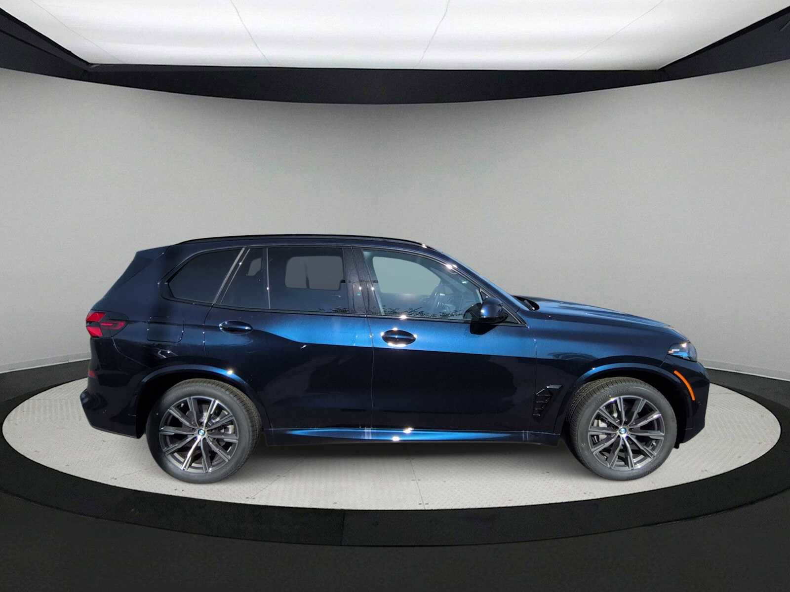 Used 2026 BMW X5 xDrive40i w/ M Sport Package image 9