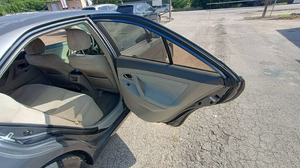 Used 2010 Toyota Camry FWD image 19