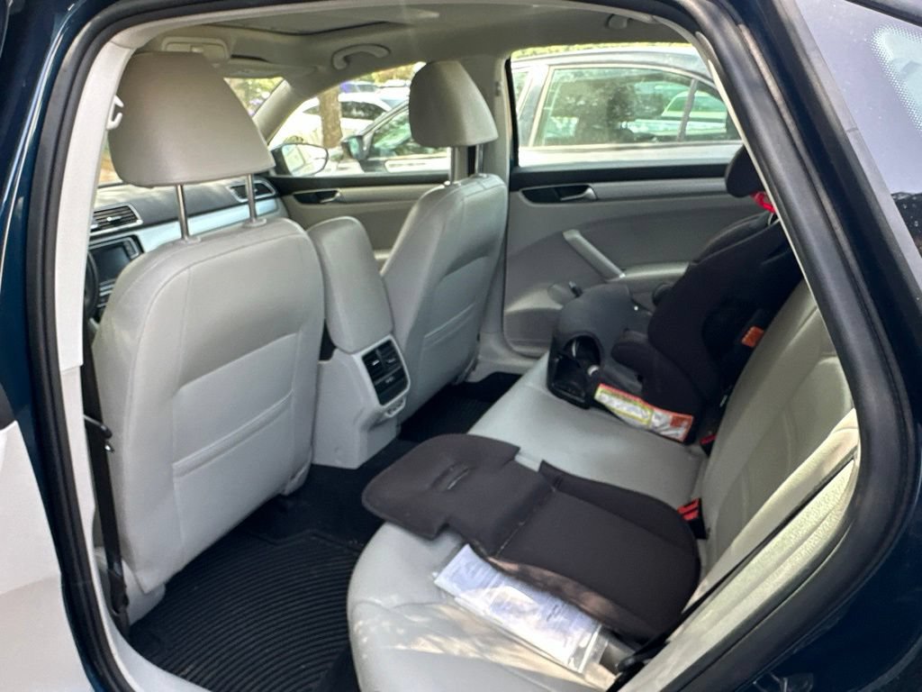 Used 2019 Volkswagen Passat 2.0T Wolfsburg FWD image 16