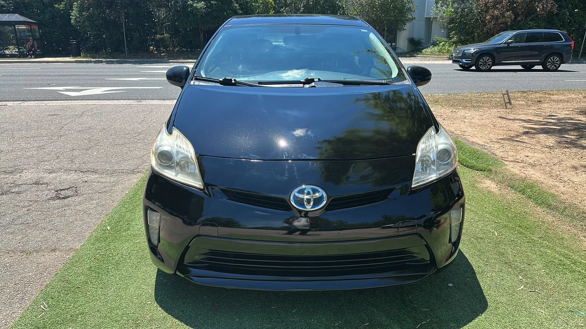 Used 2014 Toyota Prius Four w/ Solar Roof Package FWD image 2