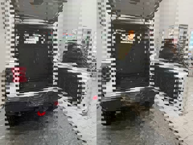 New 2025 Jeep Wrangler Rubicon w/ Convenience Group image 29