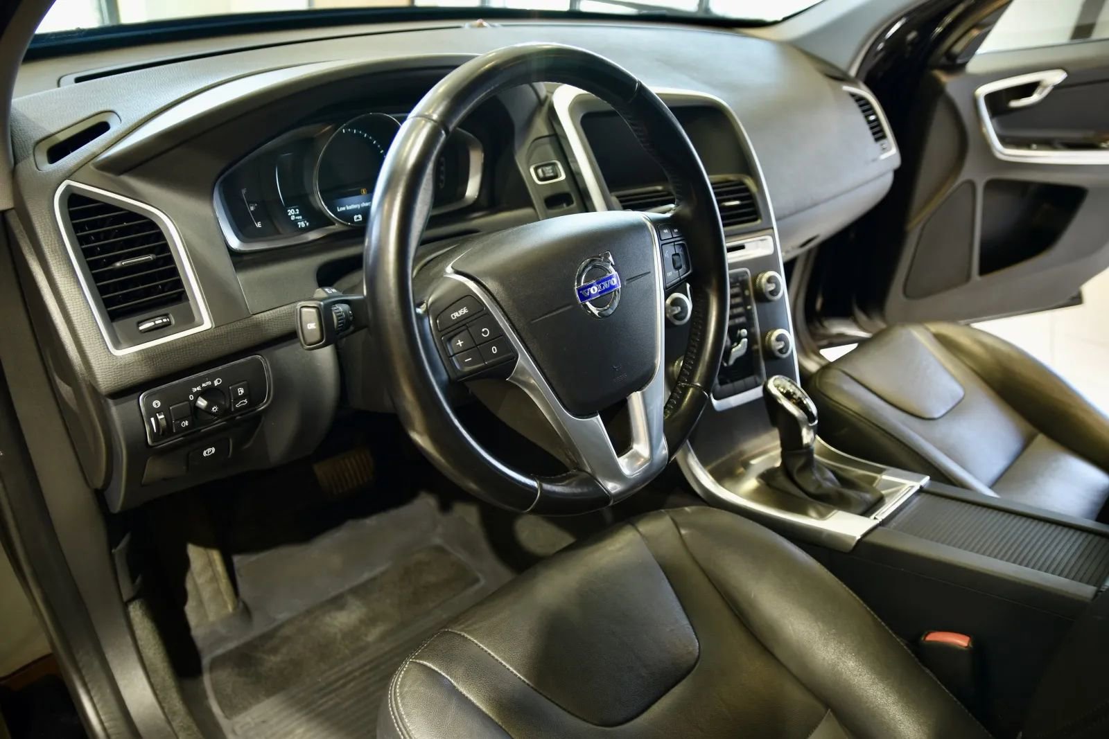 Used 2016 Volvo XC60 T5 Premier AWD/4WD image 11