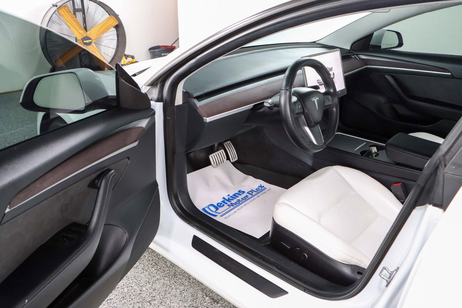Used 2023 Tesla Model 3 Performance AWD/4WD image 3
