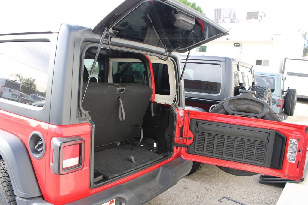 Used 2021 Jeep Wrangler Sport S image 11