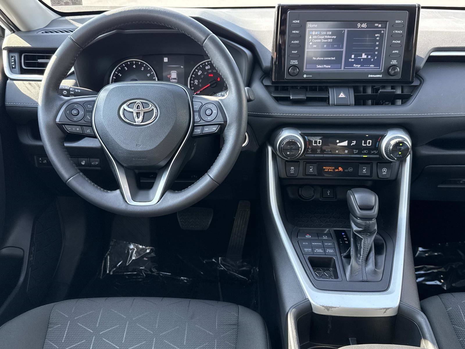 Used 2022 Toyota RAV4 XLE image 2