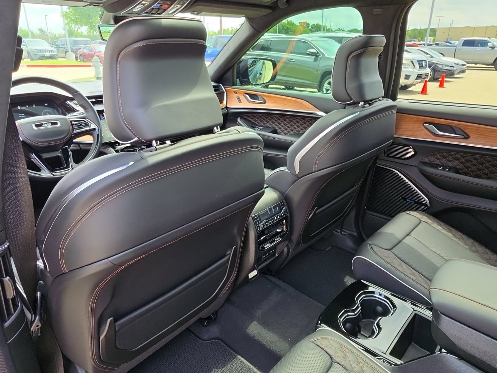 New 2026 Jeep Grand Cherokee L Summit w/ Obsidian Package AWD/4WD image 16