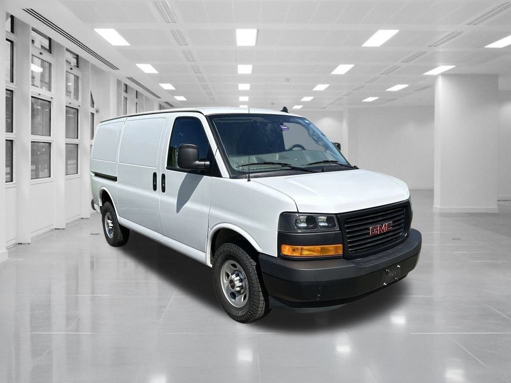 Used 2023 GMC Savana 2500 w/ Driver Convenience Package RWD image 4