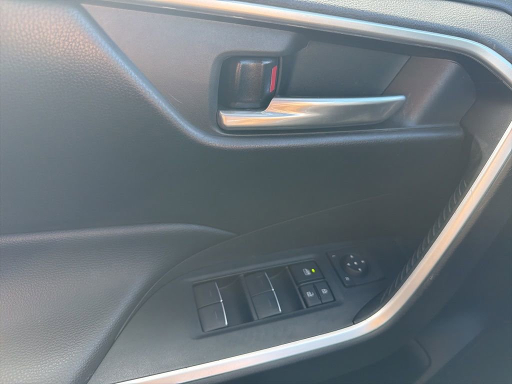 Used 2024 Toyota RAV4 XLE image 28