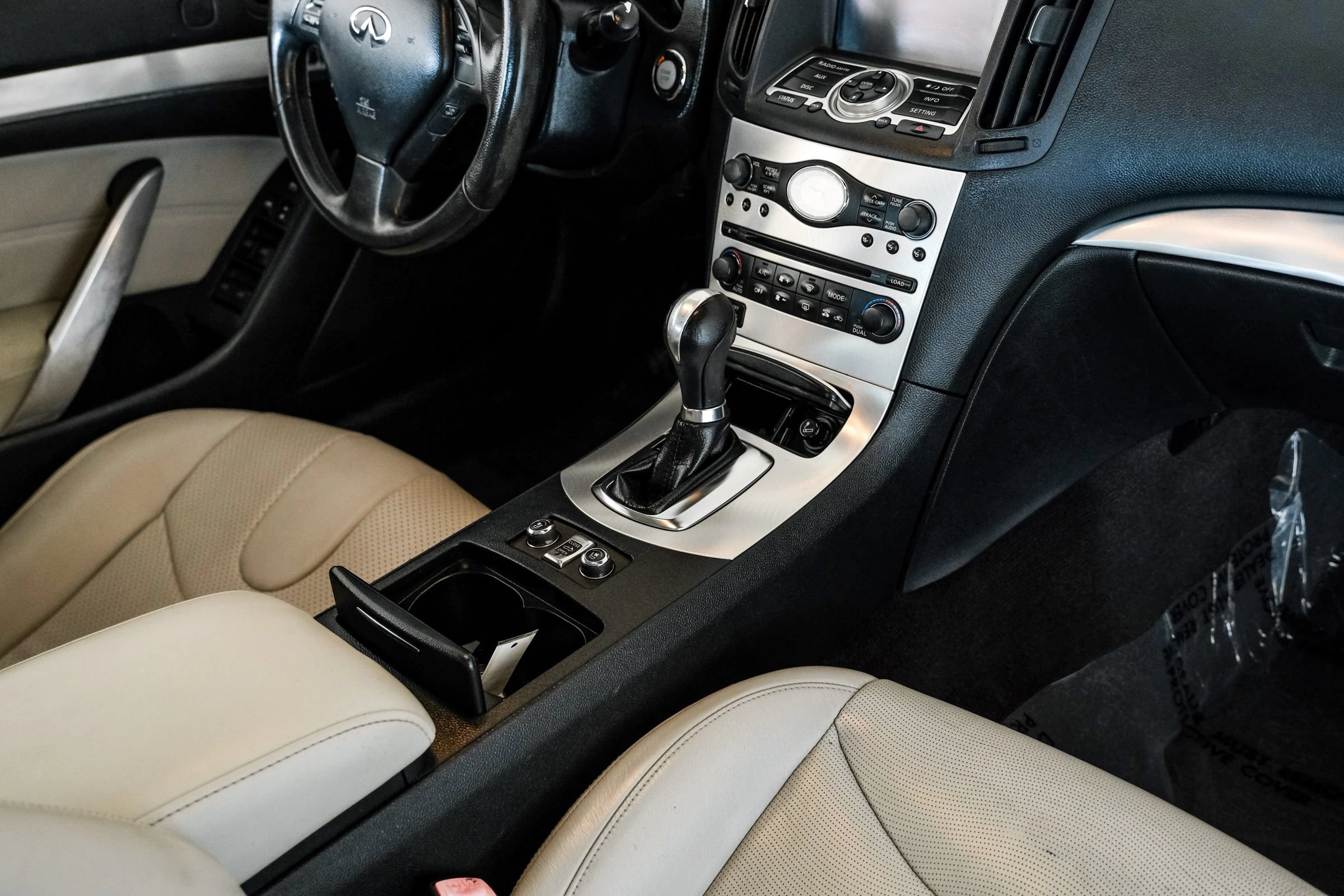 Used 2009 INFINITI G37 Convertible w/ Premium Pkg RWD image 21
