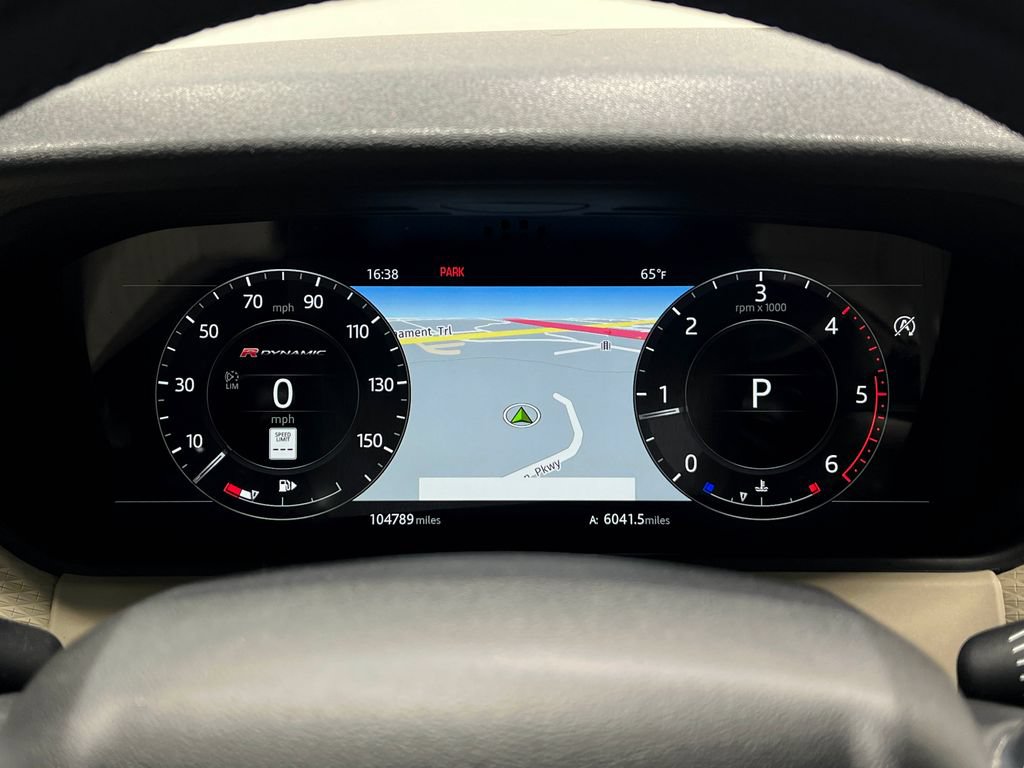 Used 2018 Land Rover Range Rover Velar R-Dynamic SE AWD/4WD image 26