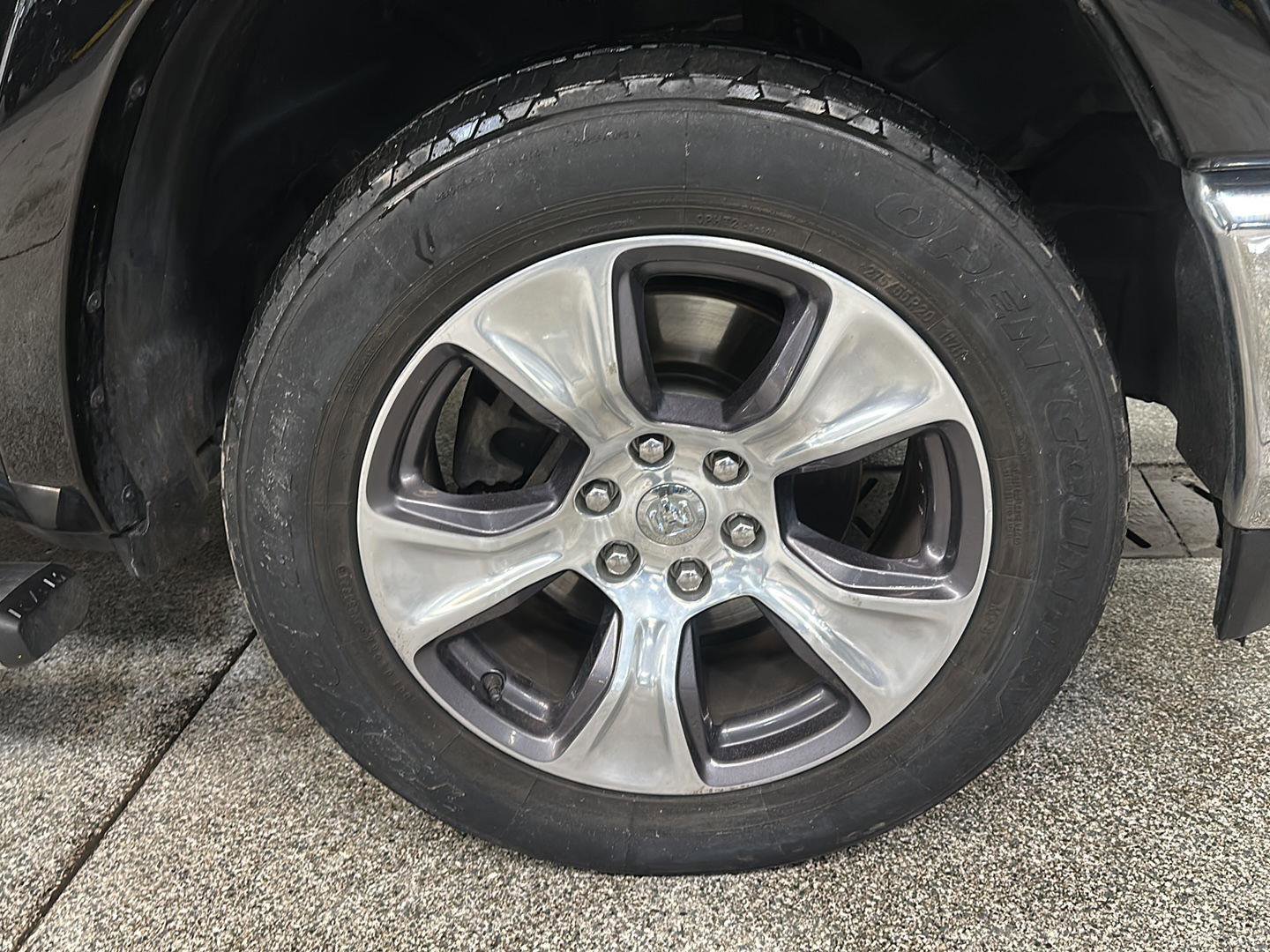 Used 2019 RAM 1500 Laramie image 12